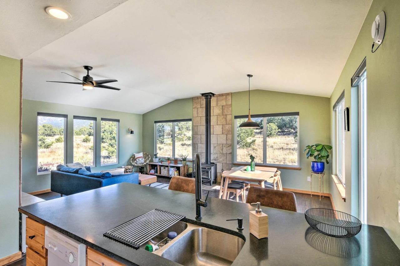 Вилла Cozy Remote Retreat • Mountain Views • Stargazing Crestone Экстерьер фото
