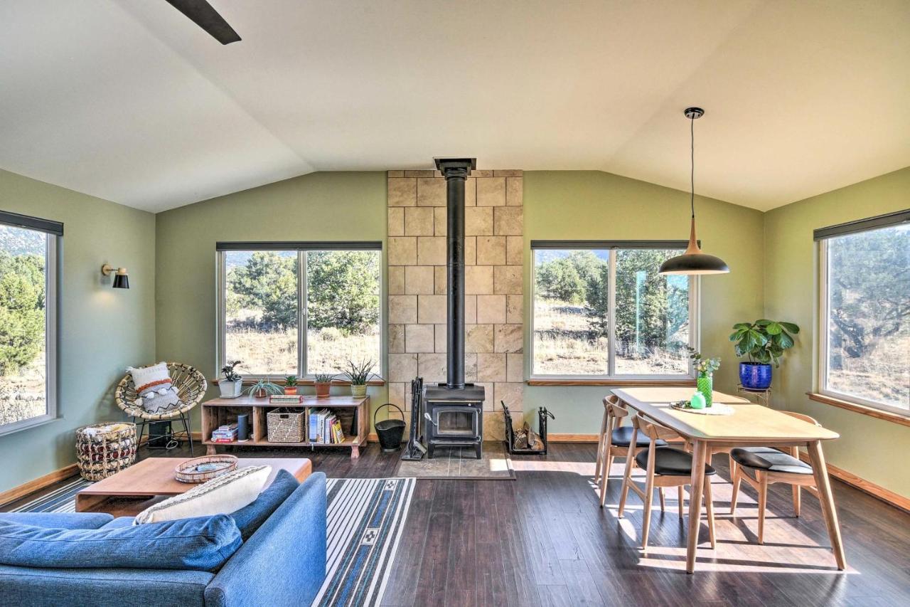 Вилла Cozy Remote Retreat • Mountain Views • Stargazing Crestone Экстерьер фото