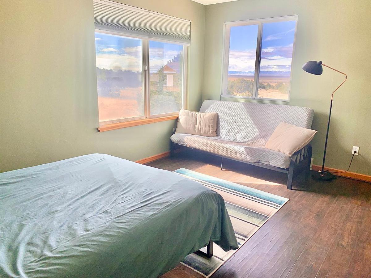 Вилла Cozy Remote Retreat • Mountain Views • Stargazing Crestone Экстерьер фото